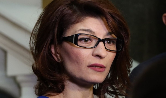 Десислава Атанасова: Ако БСП организират лидерска среща и ни поканят, ще обмислим възможността за участие